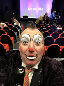 clown vannes, clown bidouille vannes, clown magicien vannes, clown a domicile vannes, clown anniversaire vannes, clown ventriloque vannes, ventriloque vannes, spectacle de marionnette vannes, sculpteur de ballons vannes, clown musicien chanteur vannes, clown animation jeux en bois vannes, clown kermesse vannes, clown spectacle de noel vannes