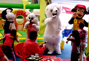 mascotte peluche geante nantes, mascotte peluche geante vannes, mascotte peluche geante lorient, mascotte peluche geante rennes, mascotte peluche geante angers, mascotte peluche geante cholet,parade mascotte nantes, parade mascotte vannes,parade mascotte lorient,parade mascotte rennes, parade mascotte angers,parade mascotte cholet